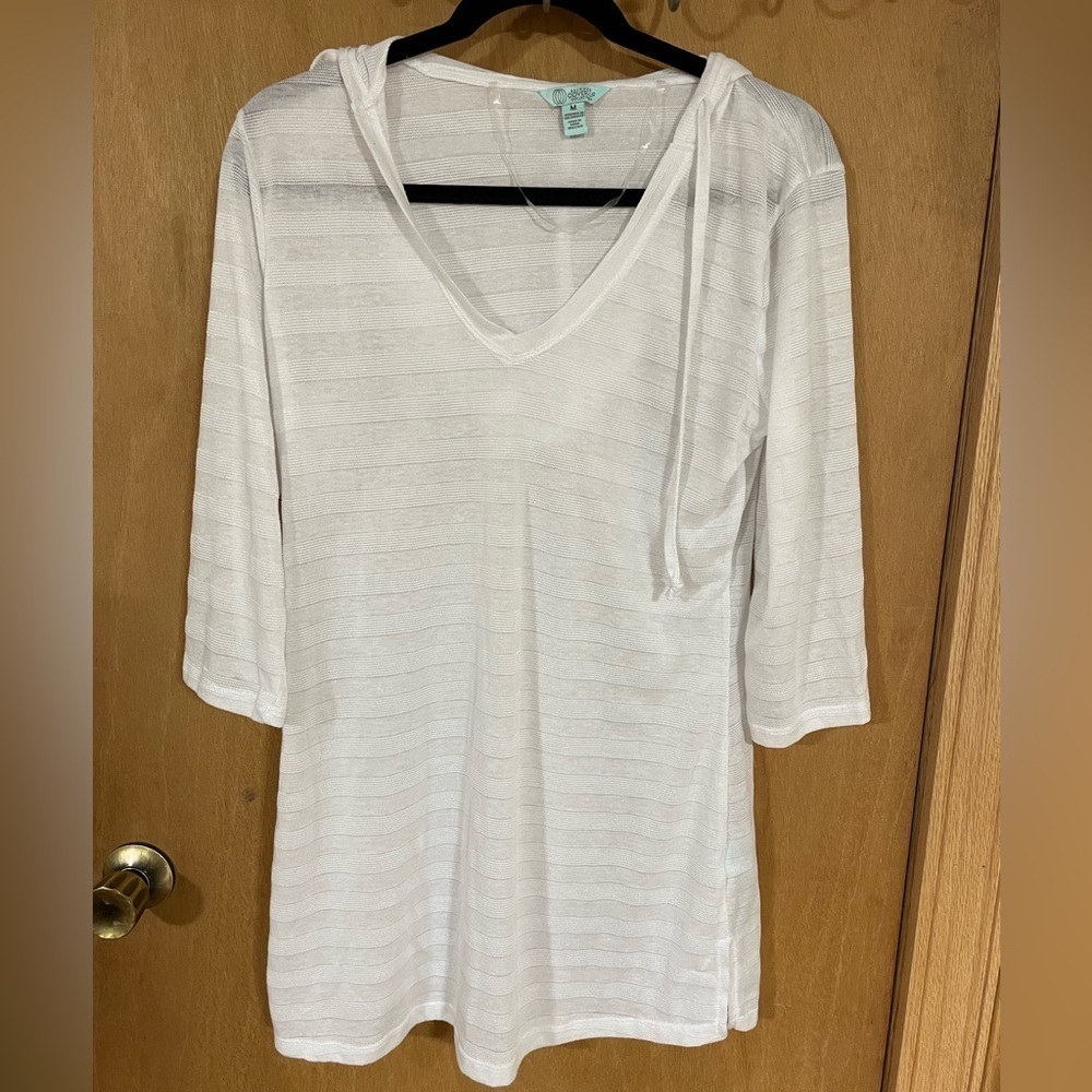 BALANCE- white Hooded beach cover